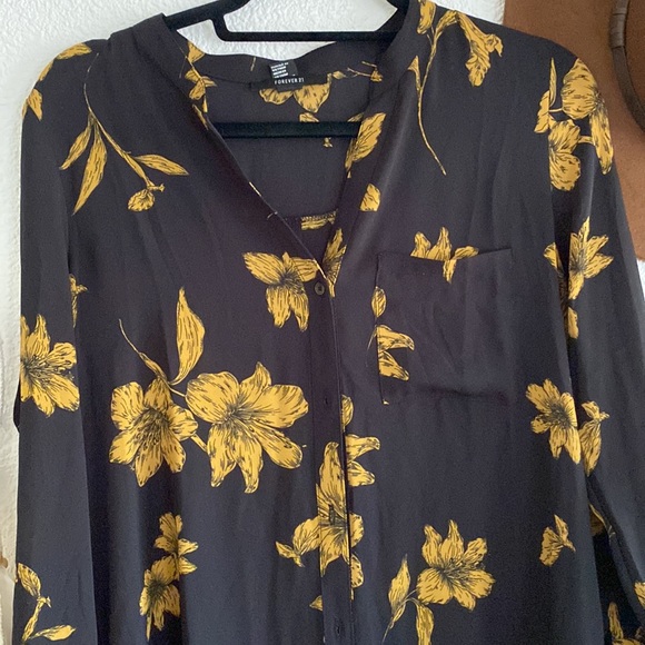 EUC Forever 21 Floral Button Down Chiffon Blouse-Medium - Picture 6 of 9
